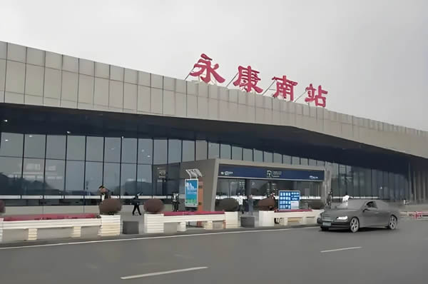 步陽 新多 金凱德 龍陽 德盾？你還記得永康南站都有哪些防盜門品牌的廣告嗎？
