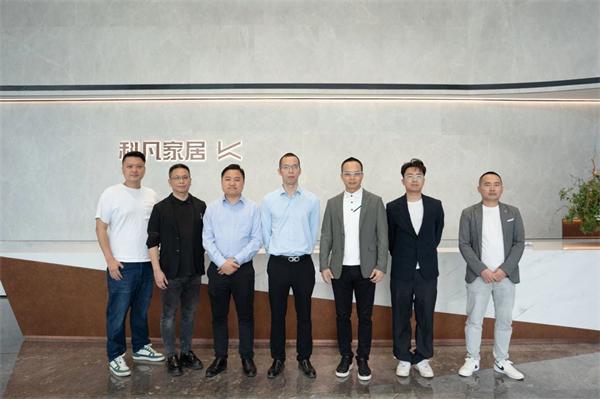 科凡定制 | 伊之密高層蒞臨科凡總部考察交流，共探發(fā)展新機遇