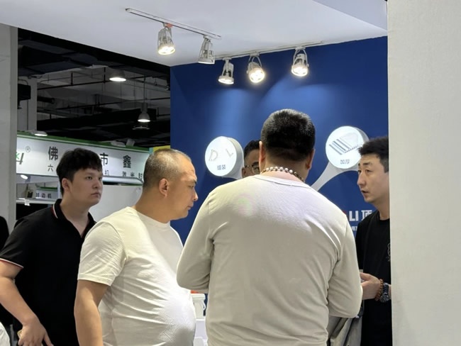 頂立新材料