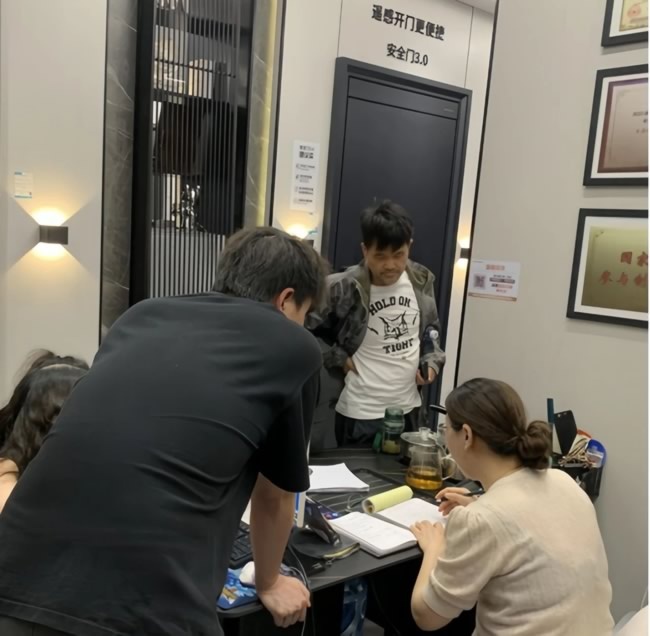 王力門業(yè)