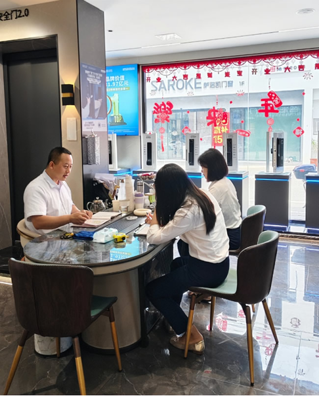 王力門業(yè) | 震驚！南寧經(jīng)銷商蘭麗：一樘防盜門竟賣2.68萬(wàn)，背后秘訣大揭秘！