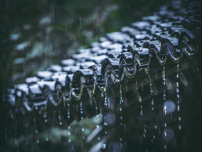 千年舟 | 梅雨季，千年舟「松香抗彎力飾板」為你守護家居穩(wěn)定