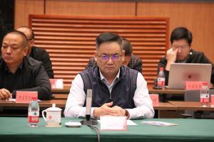 太原雪雀模數(shù)整裝有限公司董事長嚴奮至